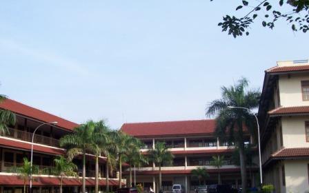 Faculty of Engineering lecture hall at Sultan Ageng Tirtayasa University | Source: Wikimedia Commons | License: CC BY-SA 3.0 | https://commons.wikimedia.org/wiki/File:Engineeringuntirta.jpg